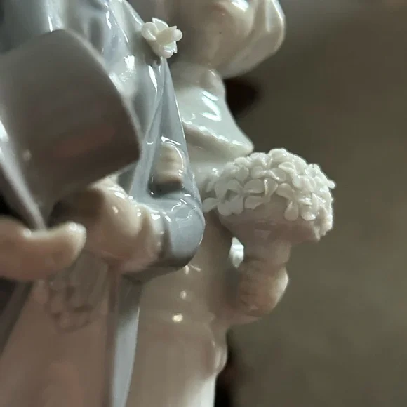 Lladro Wedding Couple Figurine in Gray and White